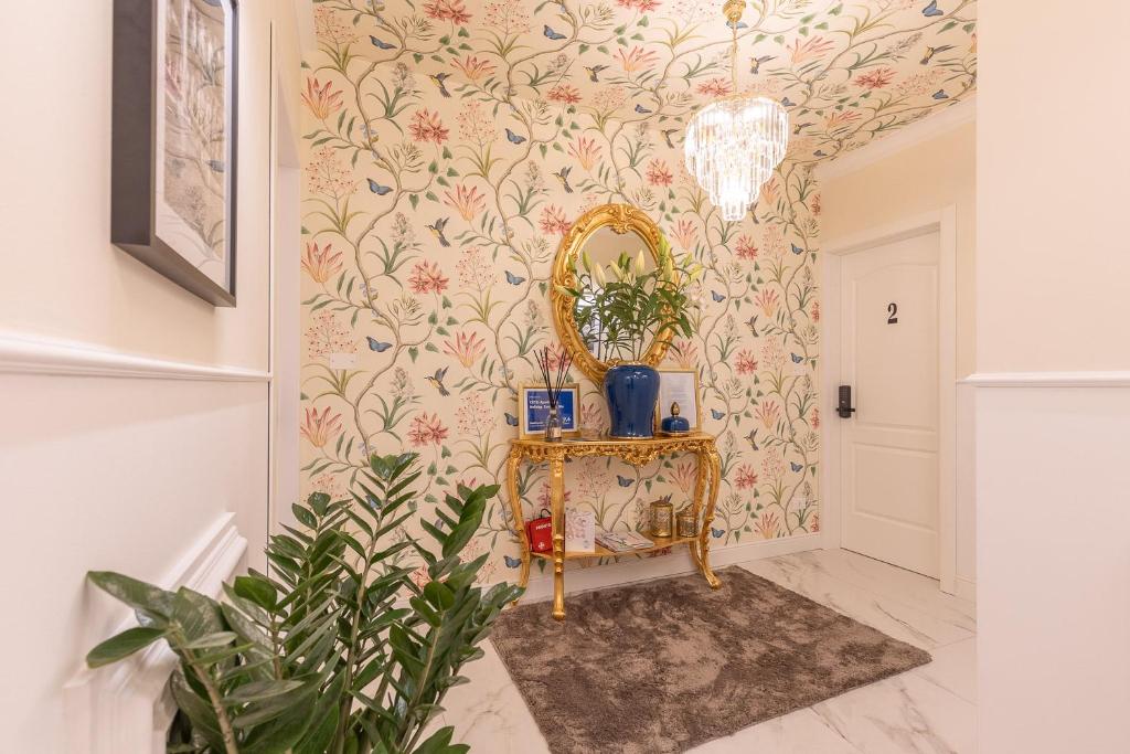 CRYS: Rooms, Holiday, Business - 19