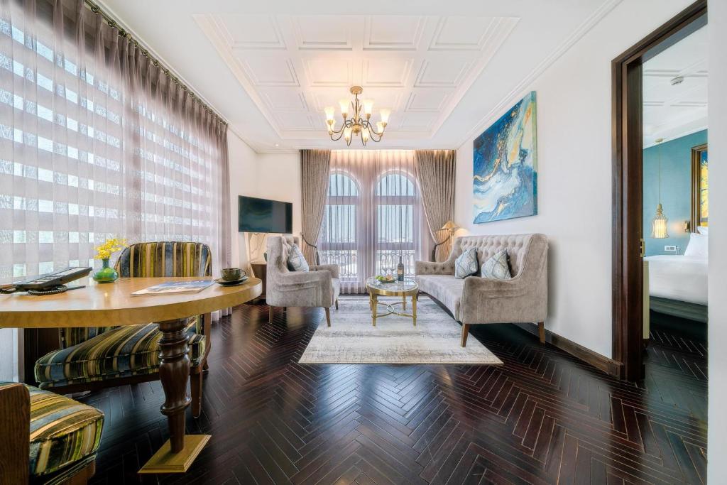 Posezení v ubytování Peridot Grand Luxury Boutique Hotel