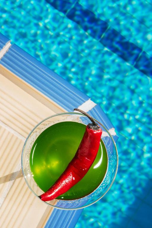 Bazén v ubytování Marisso Hotel nebo v jeho okolí