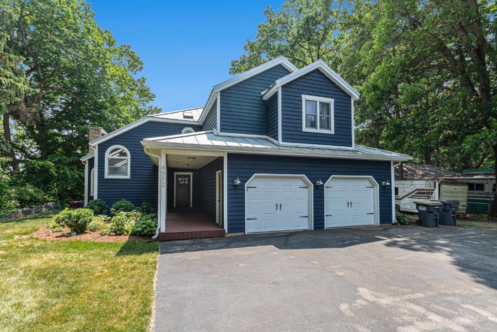 The Big Blue Lakehouse, Berrien Springs (updated prices 2024)