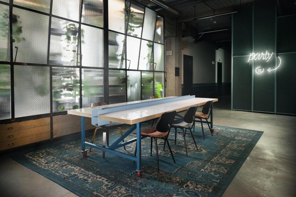 MONTOWNIA Lofts & Experience - Resim 25