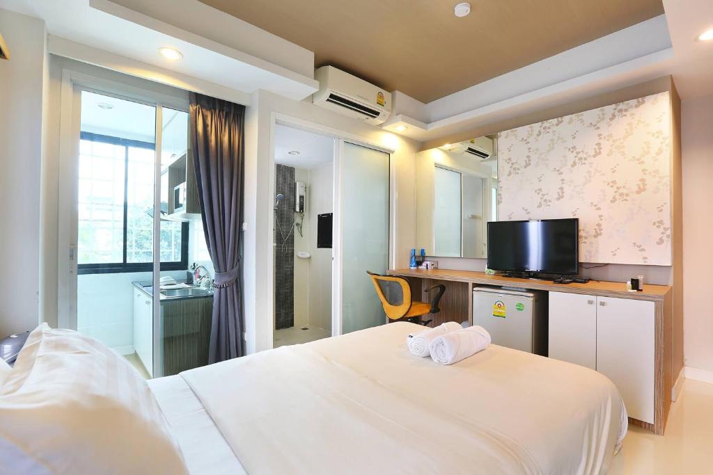 The Luxury Residence - Standard Queen Room