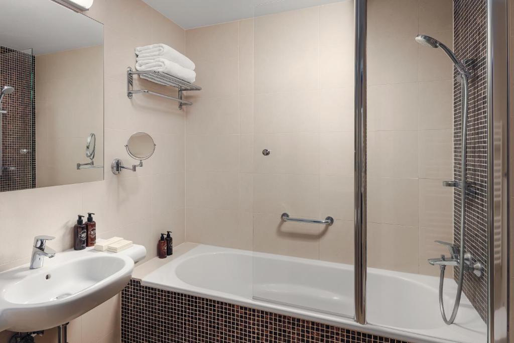 Koupelna v ubytování Harvey Spa Hotel