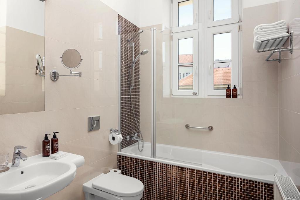 Koupelna v ubytování Harvey Spa Hotel