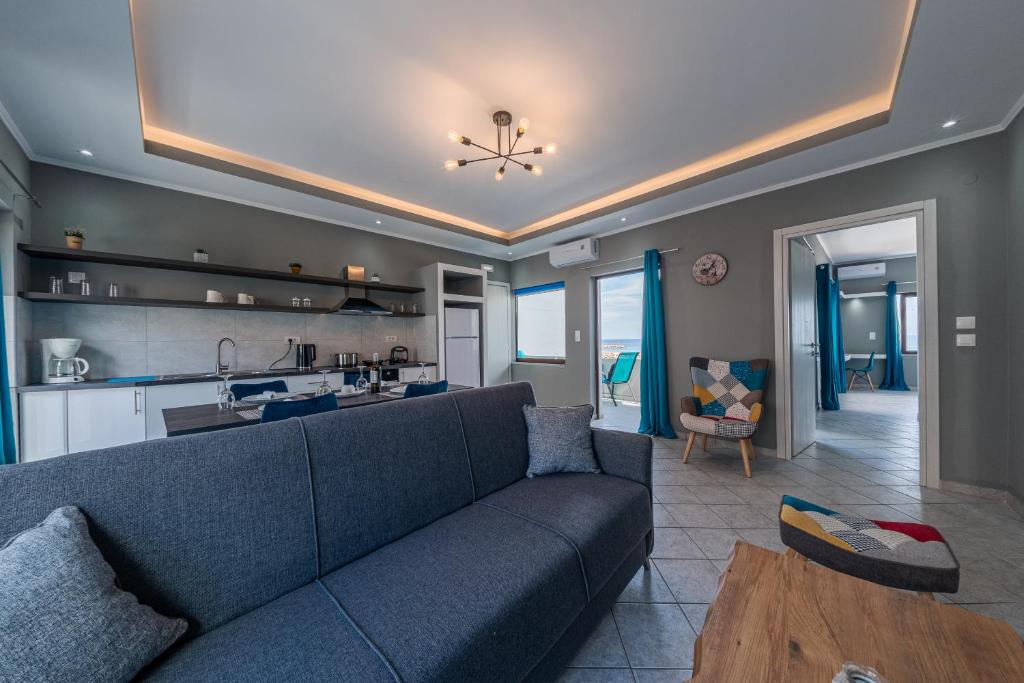 Kuchyň nebo kuchyňský kout v ubytování Luxury Sea View Apartment in Kolimvari