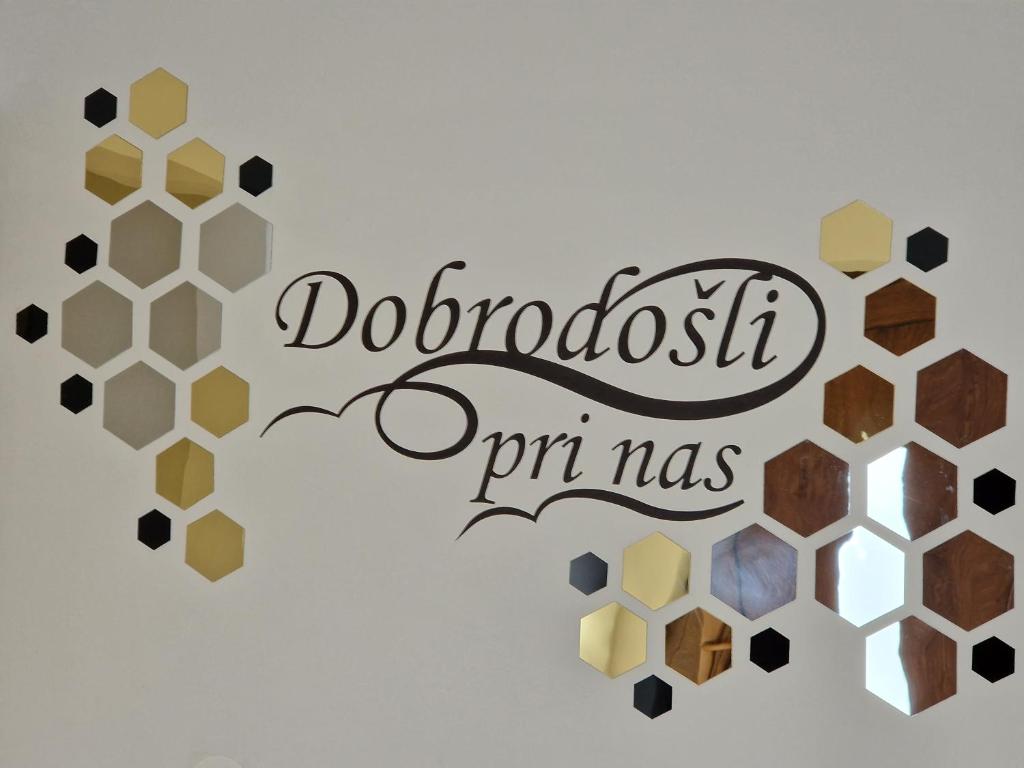 Certifikát, hodnocení, plakát nebo jiný dokument vystavený v ubytování Medeni Apartma