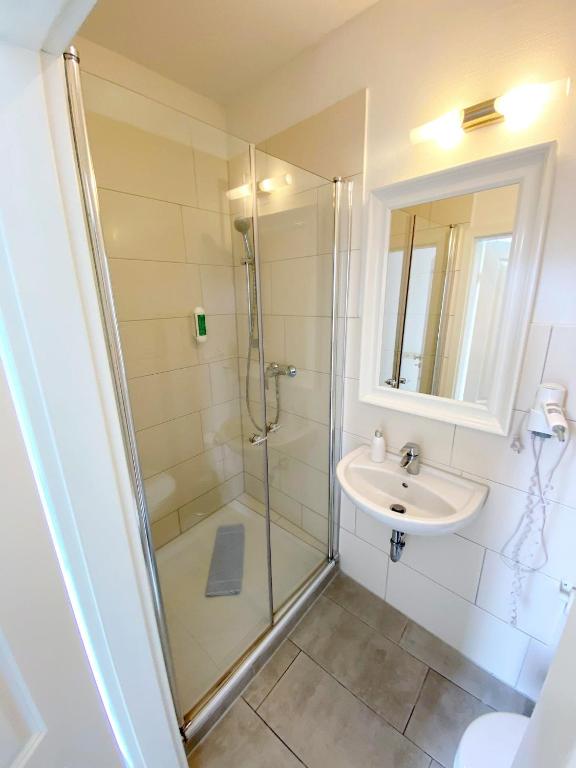 Pension Apostel - Doppelzimmer 11