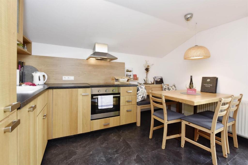 Kuchyň nebo kuchyňský kout v ubytování Ferienwohnung Frömlig