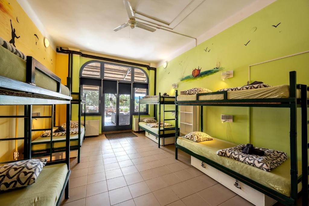 Posteľ alebo postele v izbe v ubytovaní Island Hostel Budapest