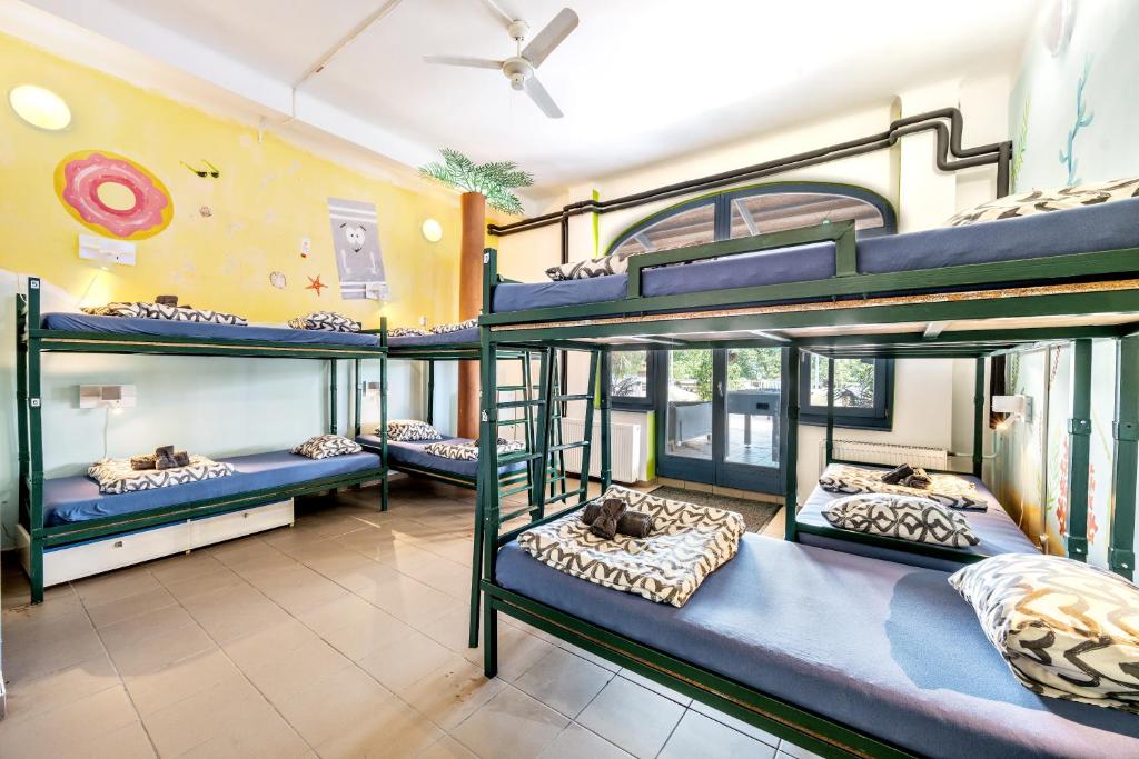 Posteľ alebo postele v izbe v ubytovaní Island Hostel Budapest