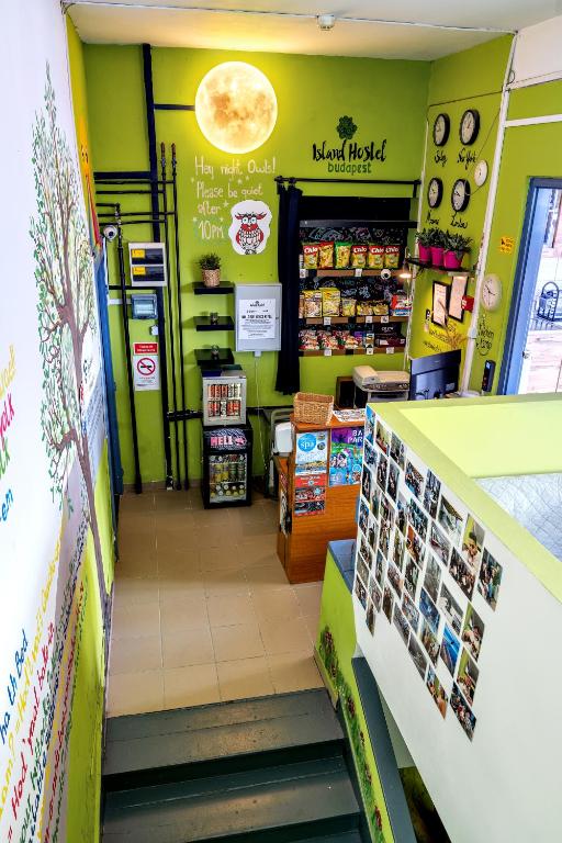 Supermarket alebo iný obchod pri hosteli alebo v okolí