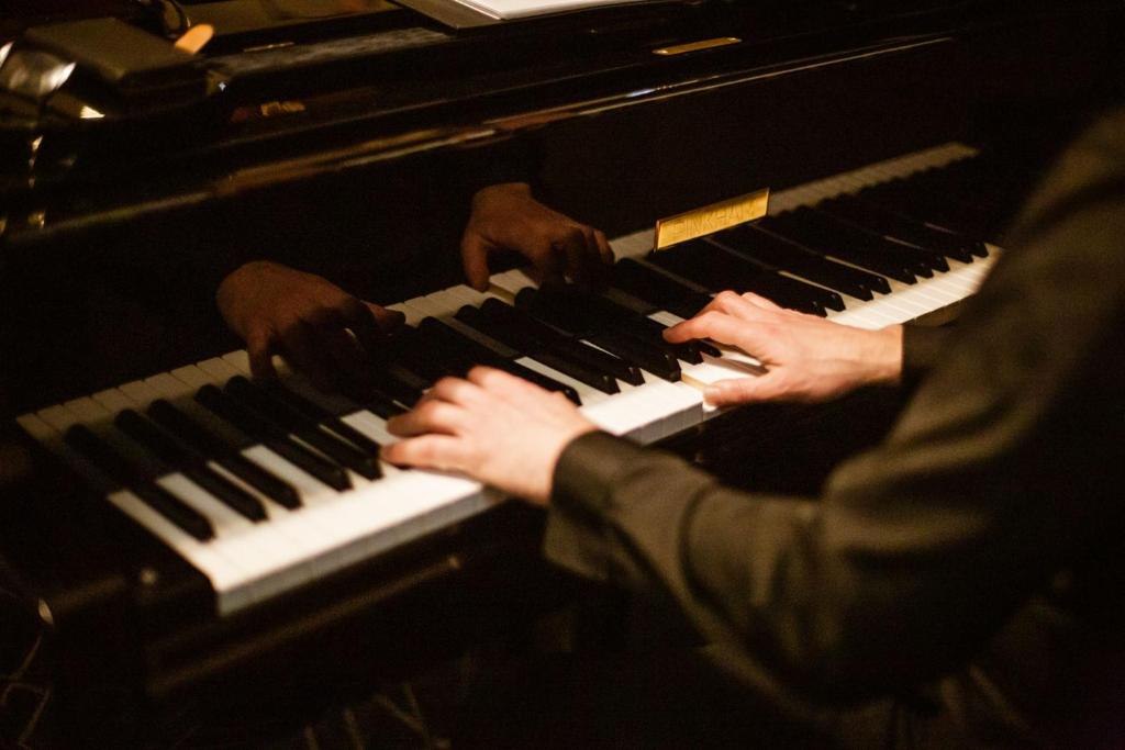 The Dilly - Resim 34