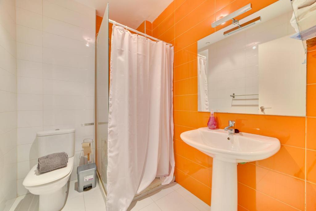 Koupelna v ubytování Apartamentos Rioja Confort by Clabao