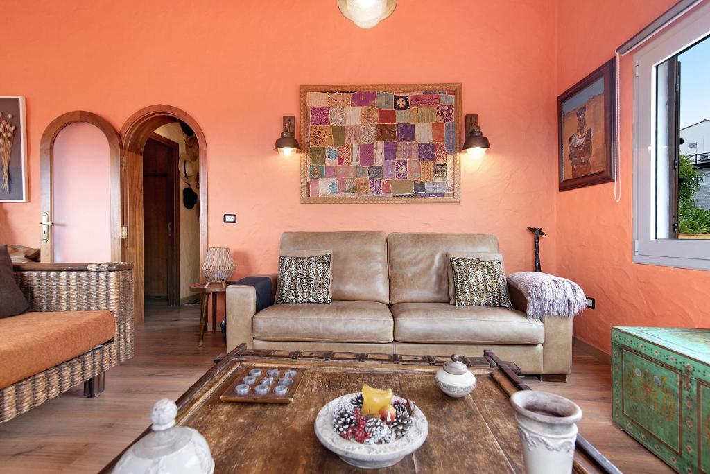 A seating area at La Suerte