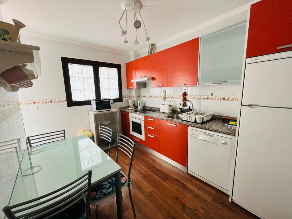 A kitchen or kitchenette at Casa Lola