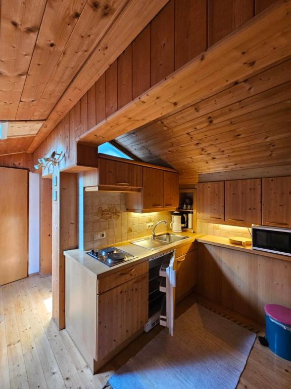 Kuchyň nebo kuchyňský kout v ubytování Ferienwohnungen Haus Schett