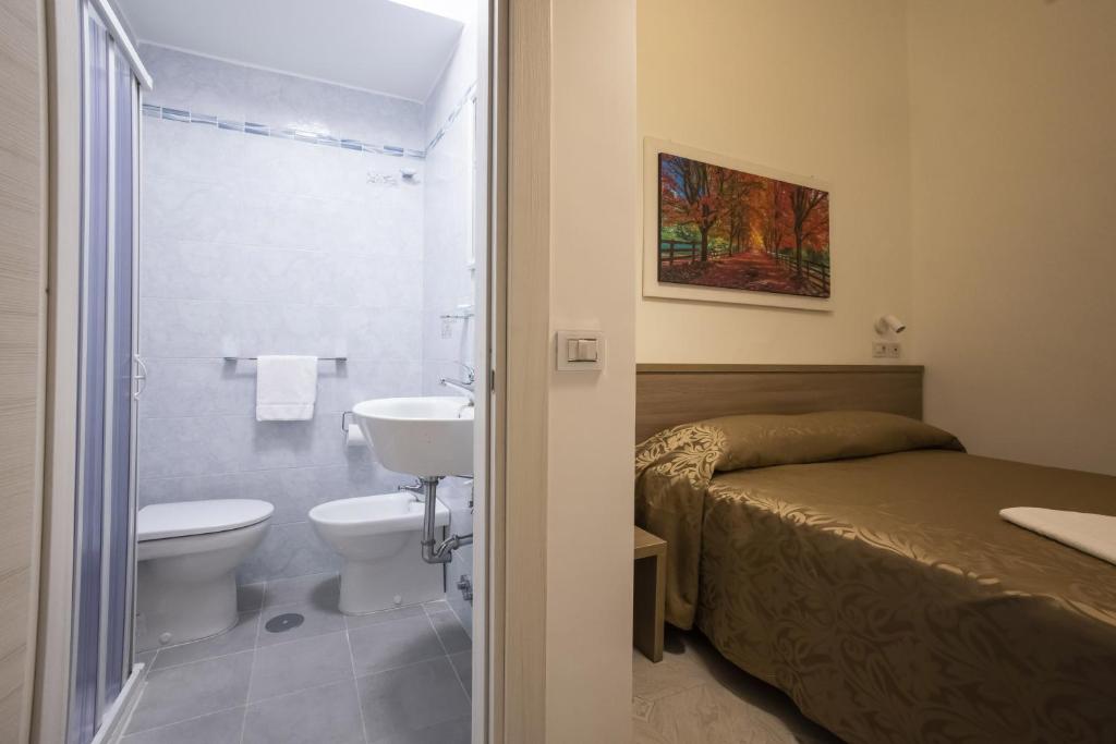 Koupelna v ubytování Hotel Orbis