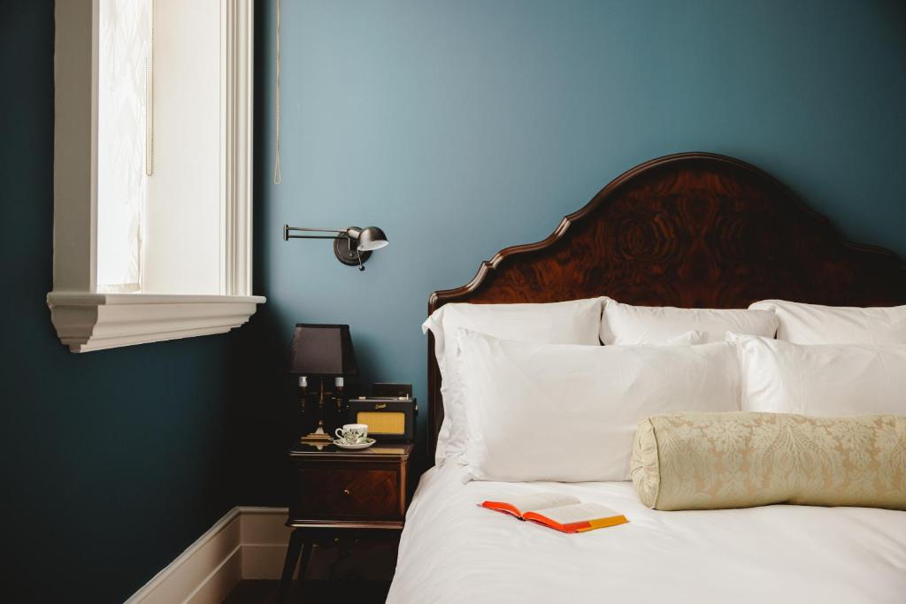 The Ned - Queen Room - Disability Access