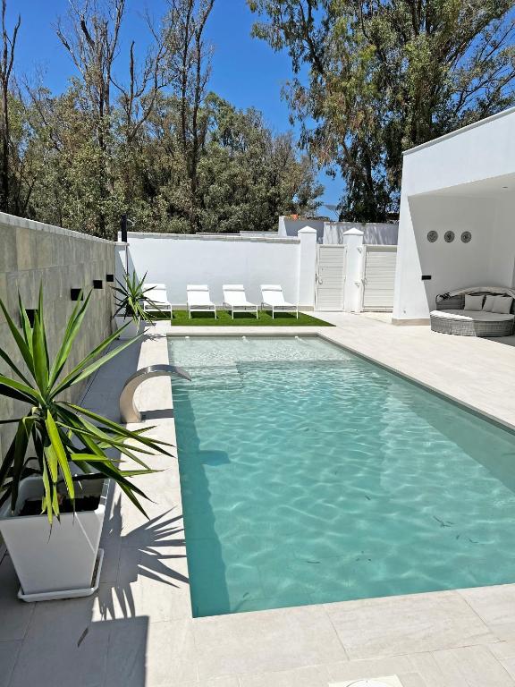 Bazén v ubytování BAMBÚ SUP · Casa rural en Vejer con piscina privada nebo v jeho okolí