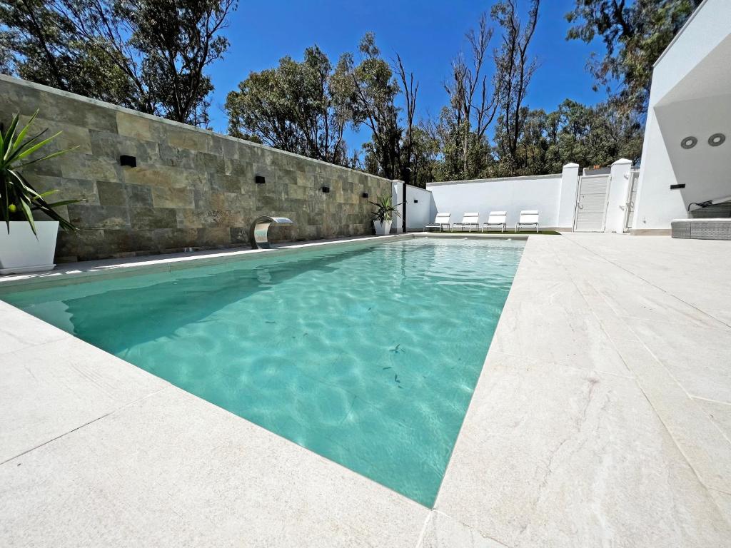 Bazén v ubytování BAMBÚ SUP · Casa rural en Vejer con piscina privada nebo v jeho okolí