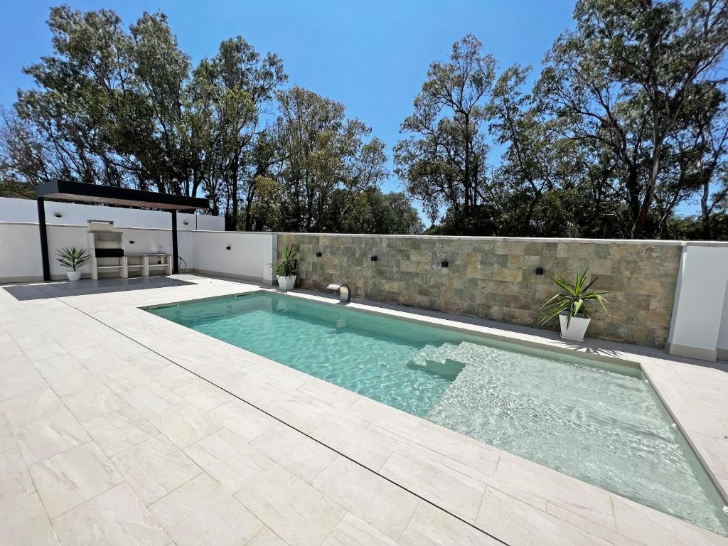 Bazén v ubytování BAMBÚ SUP · Casa rural en Vejer con piscina privada nebo v jeho okolí