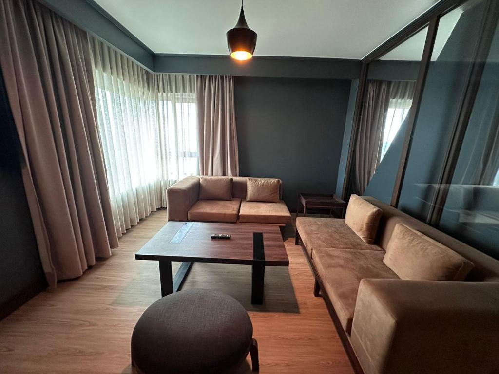 Posezení v ubytování Courtyard by Marriott Puerto Montt