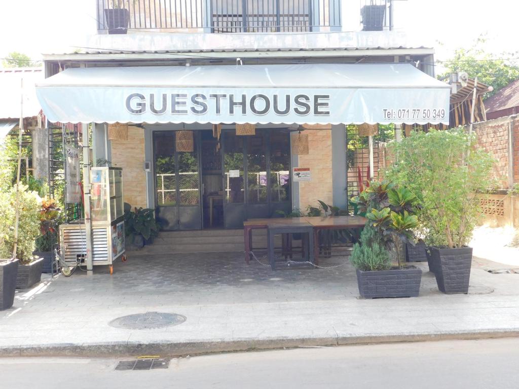 Tom's Place, Siem Reap (updated prices 2024)