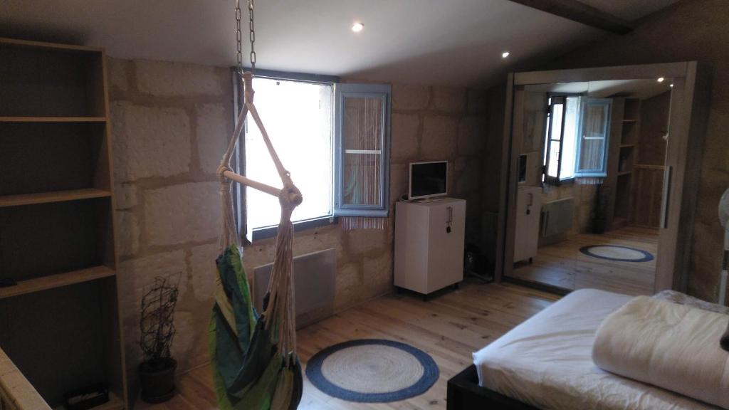 Duplex en pierre proche des Arenes, Arles (updated prices 2024)