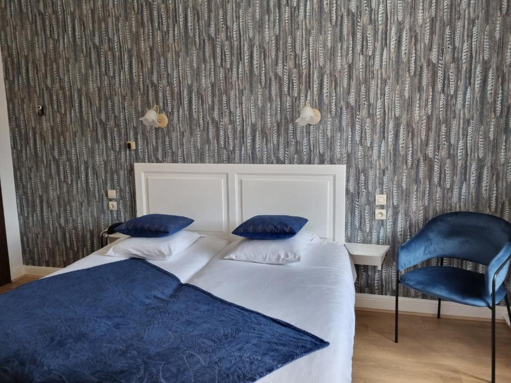 Logis Hôtel Restaurant De La Poste et SPA de Montagne - 标准三人间