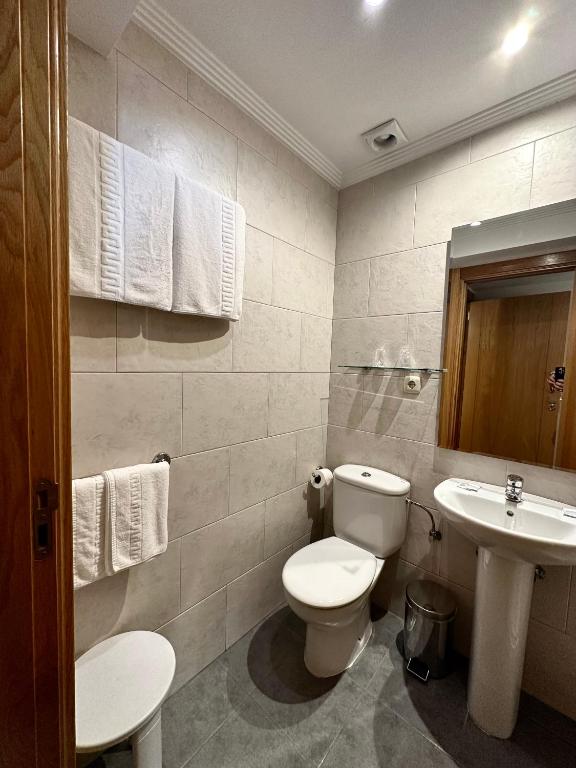 A bathroom at Pension Anoeta