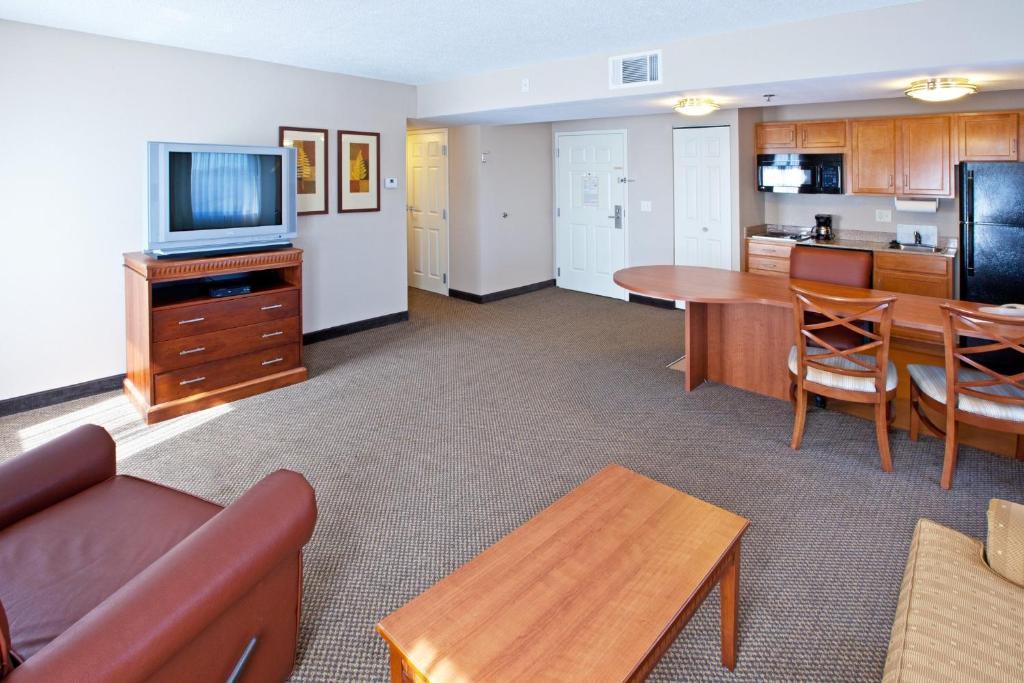 Candlewood Suites Indianapolis Downtown Medical District by IHG photo