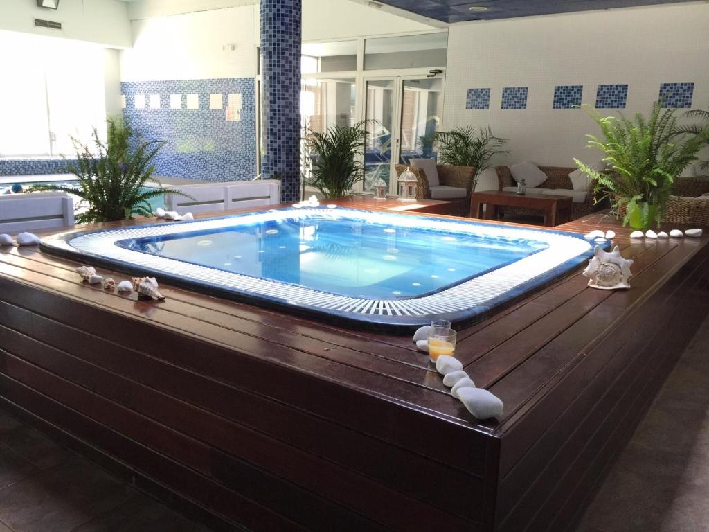 Saval Spa Aqquaria Family Complex - Three-Bedroom Apartment