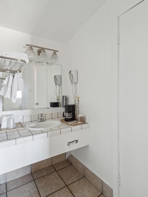 Discovery Inn Monterey Bay - Standaard King Kamer