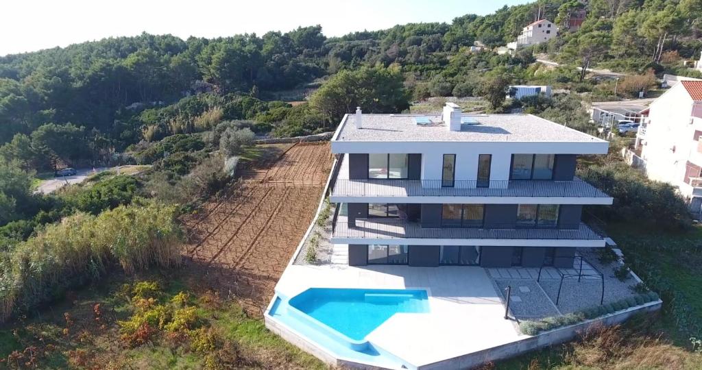 Bazén v ubytování Luxury Hidden Oasis - Greca nebo v jeho okolí