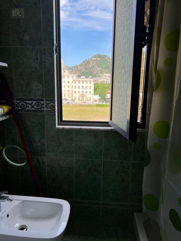 Entire apartment castle view - Image 8