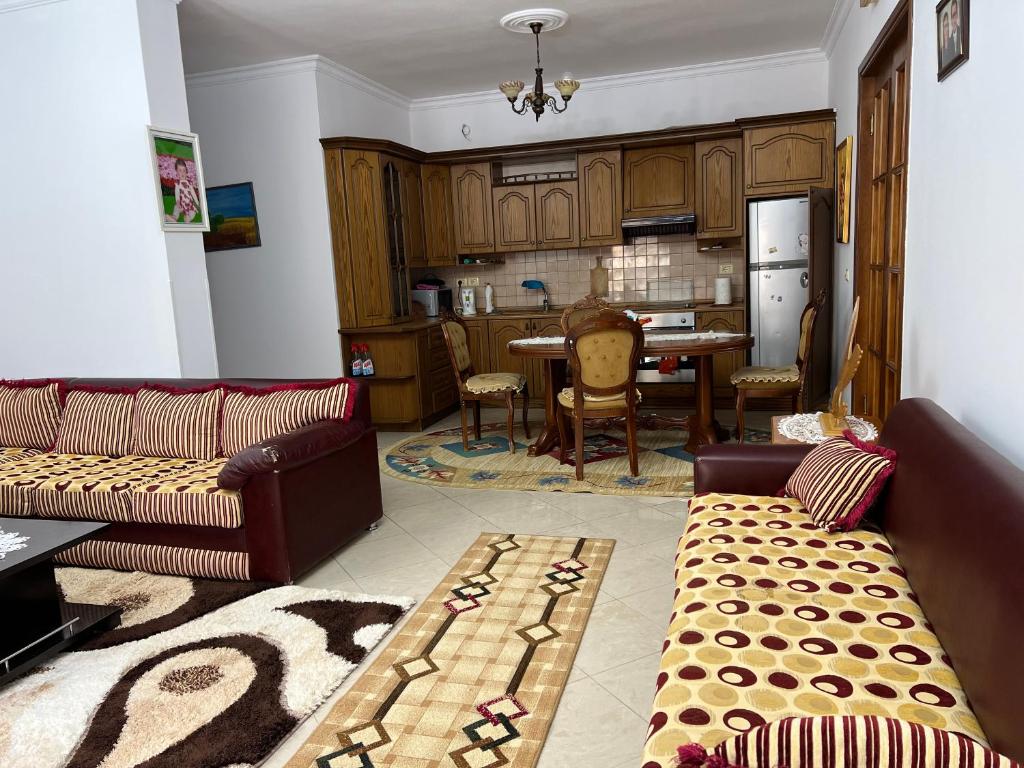 Entire apartment castle view - Image 4