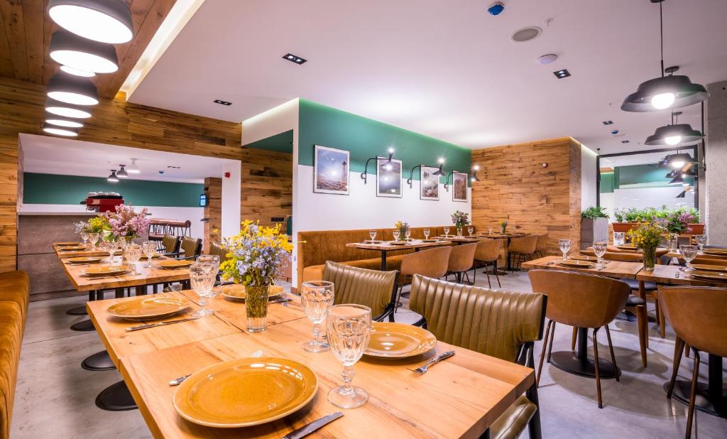 Restaurace v ubytování Step Inn - Kazbegi