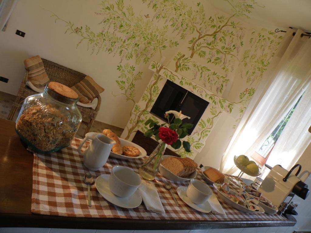 Příslušenství pro přípravu čaje a kávy v ubytování B&B Villa Mirella