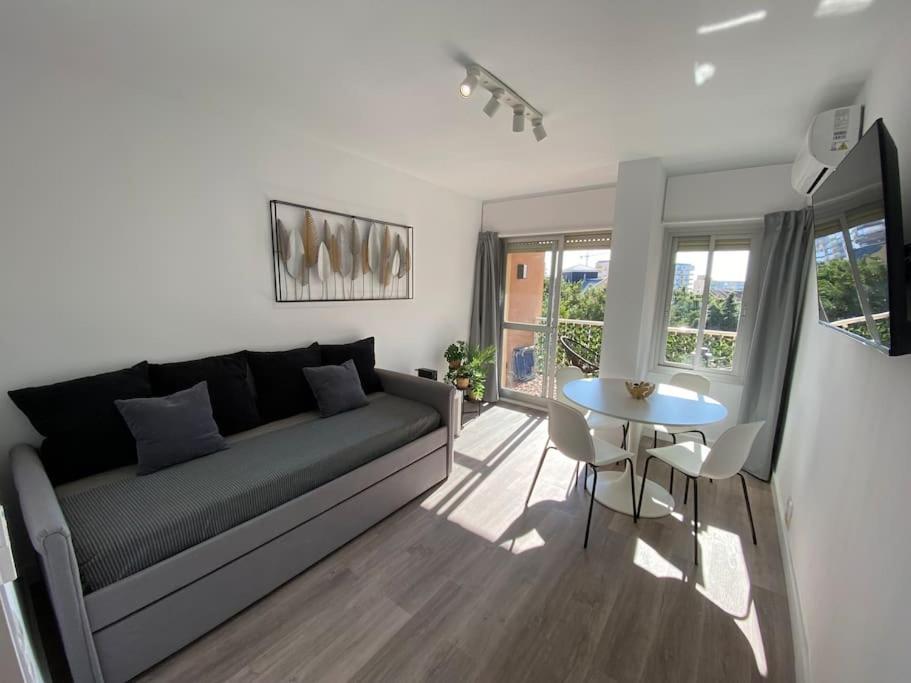 Apt moderno con vistas, recep 24 hs, consultar piscinas