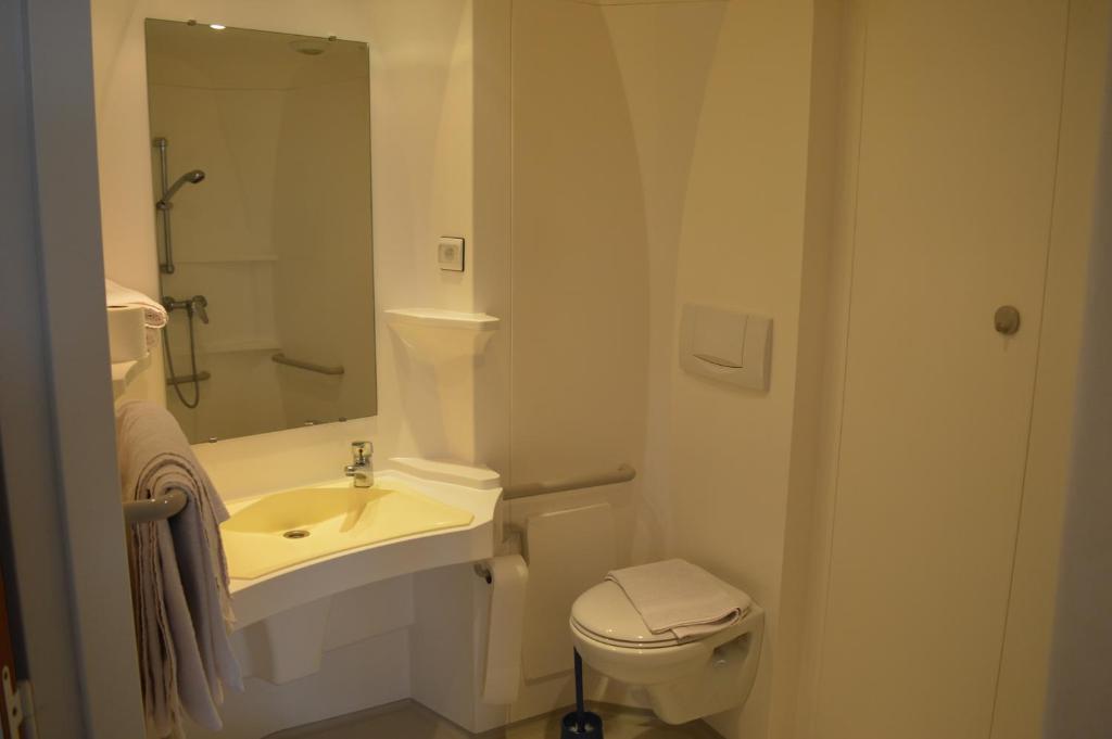 Koupelna v ubytování Côté Midi Chambre d'hôte