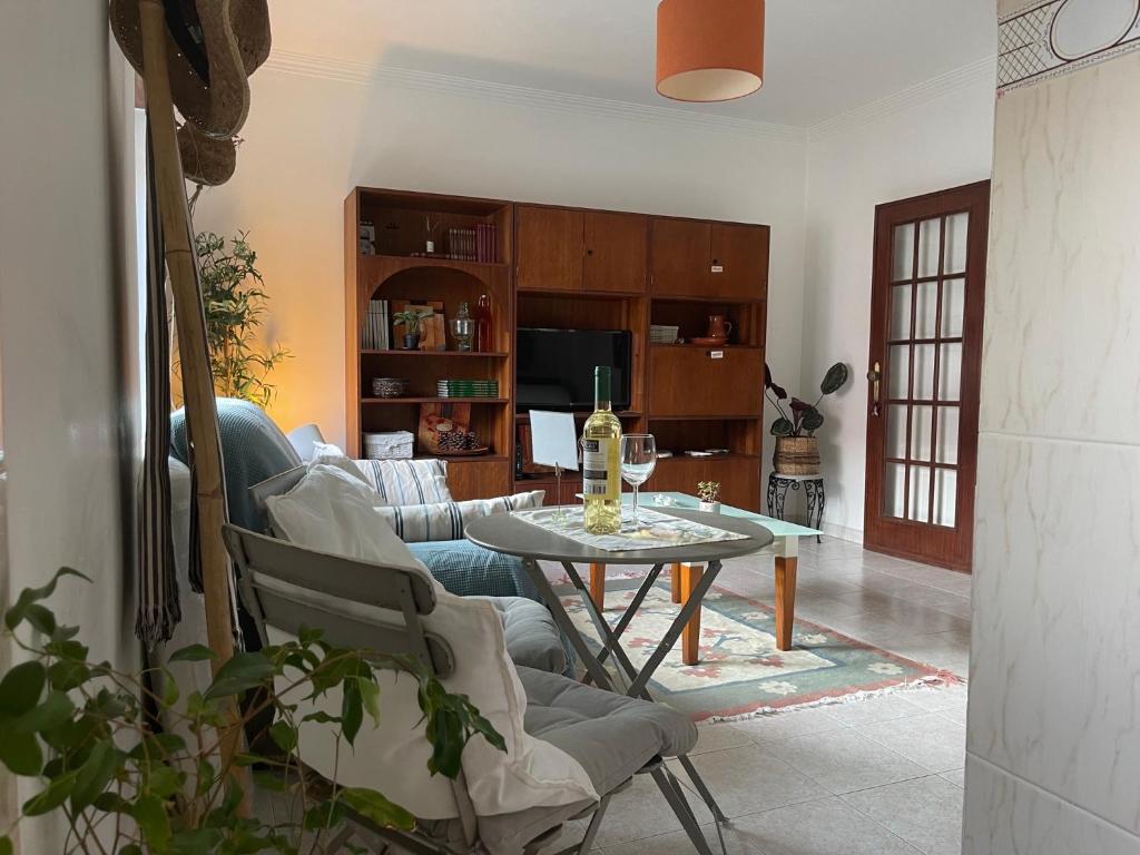 Posezení v ubytování BestHomeStay- Caparica Beach Lisbon