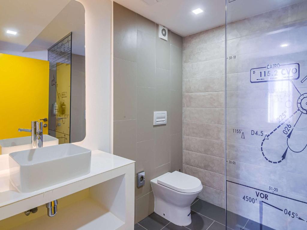 Koupelna v ubytování Ibis Styles Bucharest Airport