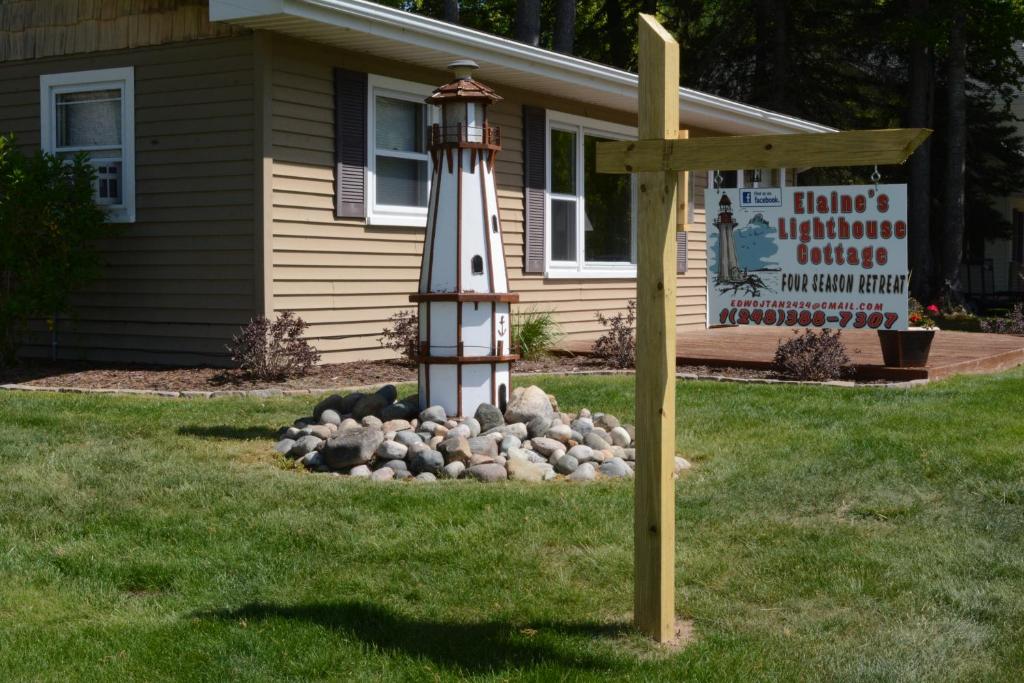 Elaine’s Lighthouse, Houghton Lake – Updated 2024 Prices