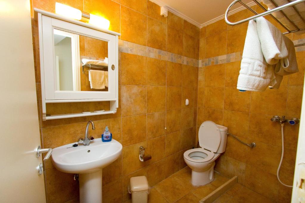 Koupelna v ubytování Anesis Hotel