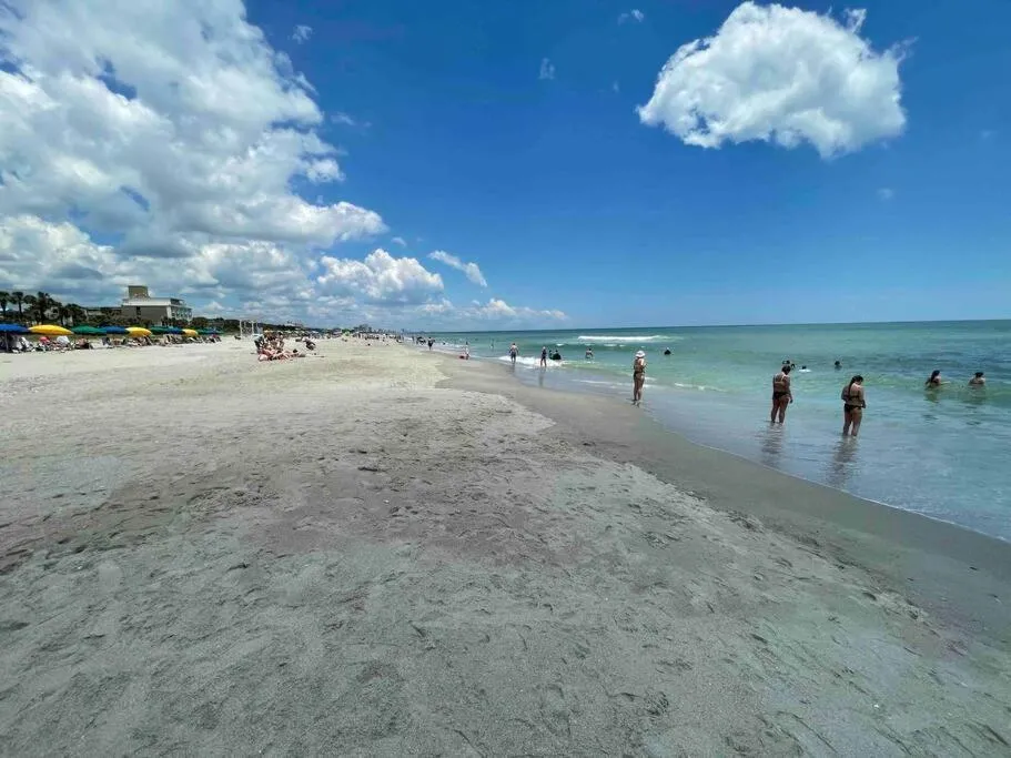 Elegant Coastal Getaway Spacious 3BR Chelsea House