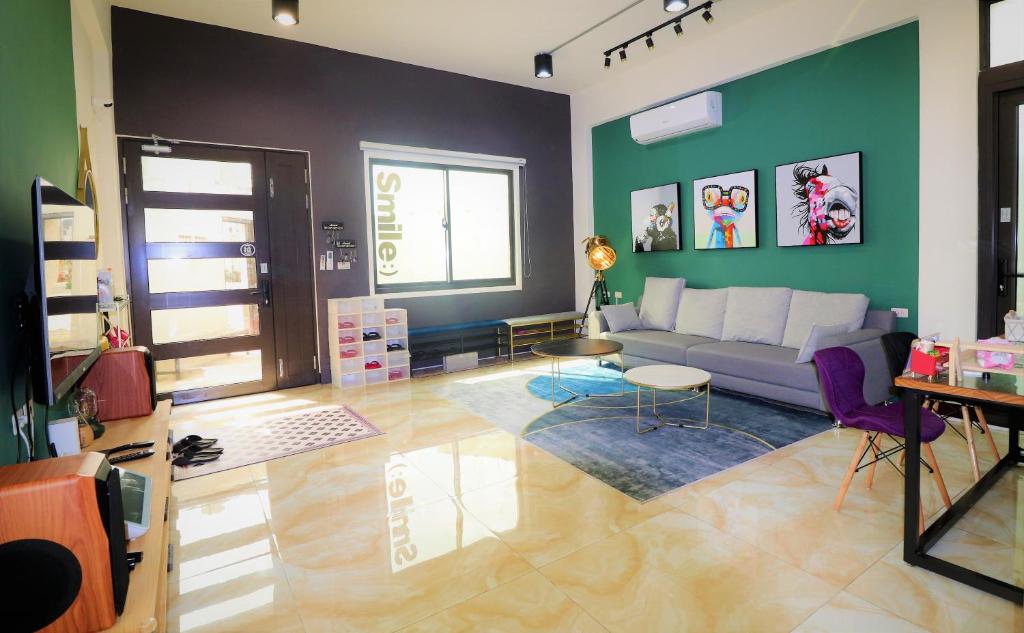Posezení v ubytování Sofa Potato Homestay
