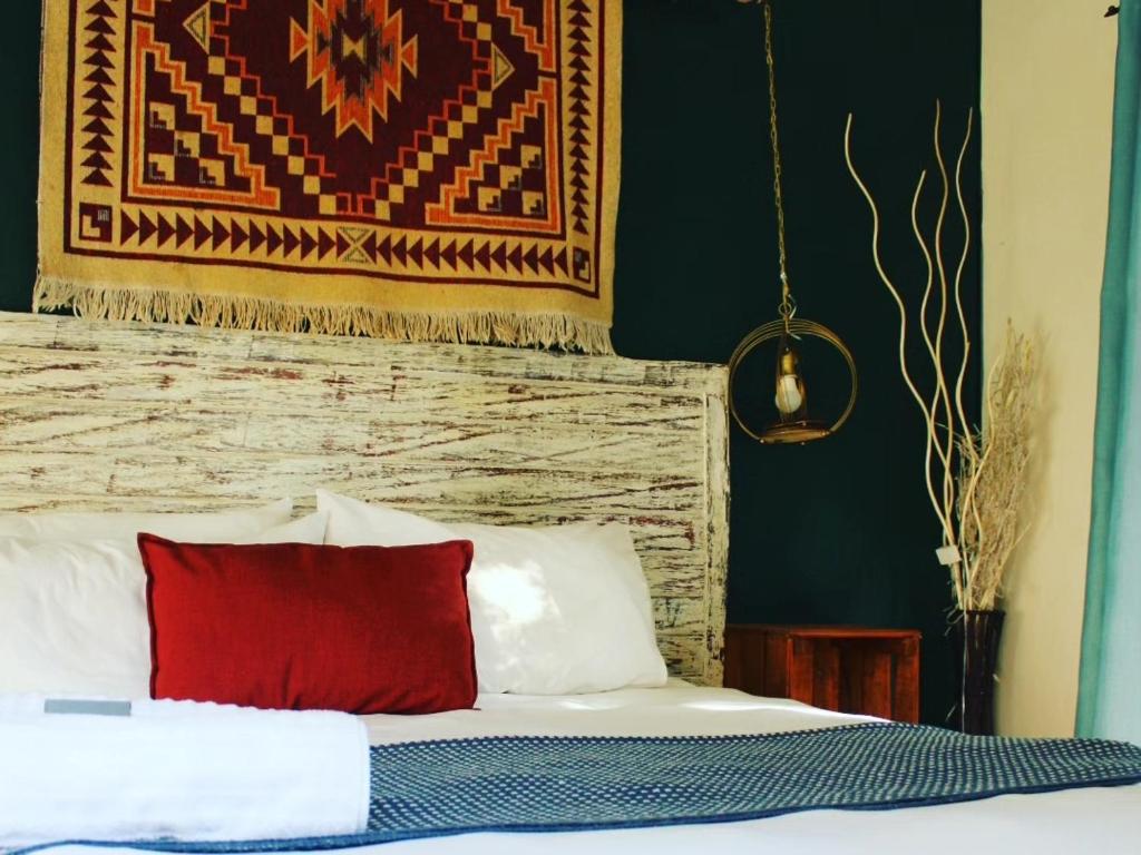 Patogeng Self Catering Da Gama Dam view, White River (updated prices