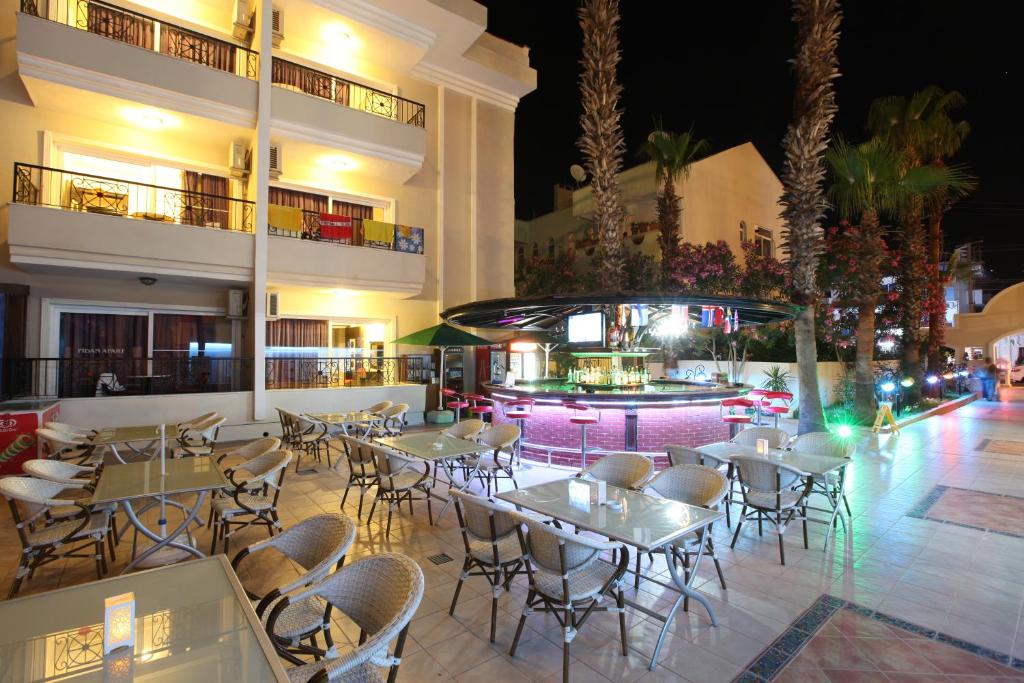 Bazén v ubytování Fidan Apart Hotel nebo v jeho okolí