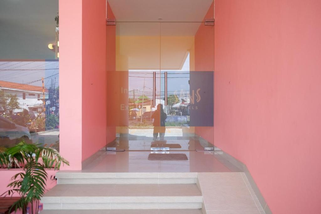Exteriér nebo vchod ubytování Sans Hotel Aurum Majapahit Semarang