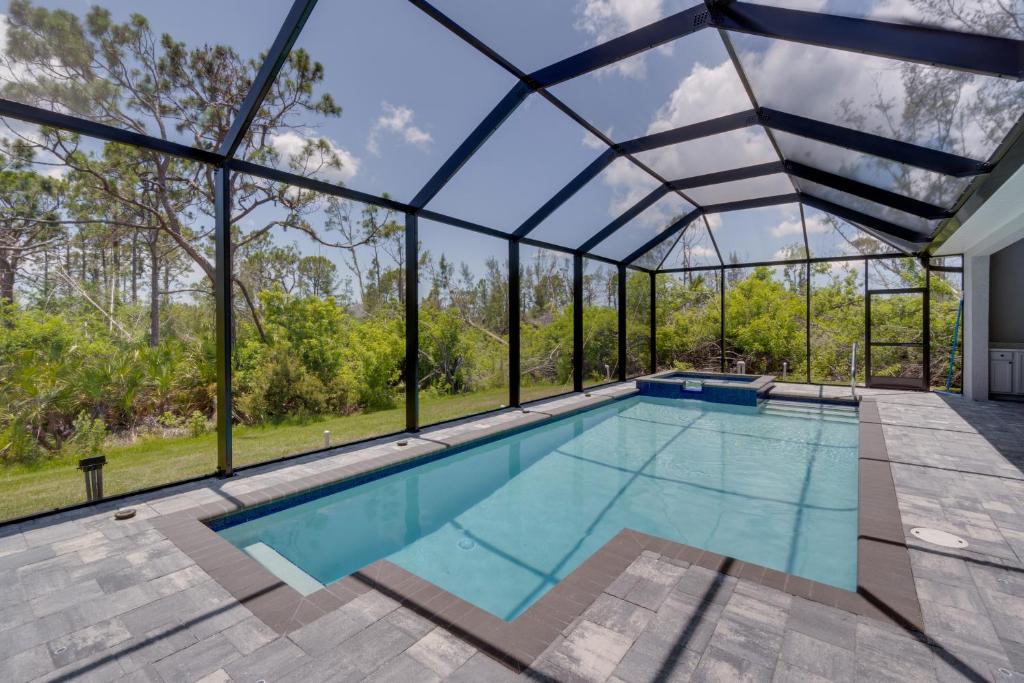 Holiday home Newly Built Port Charlotte Home with Pool and Hot Tub